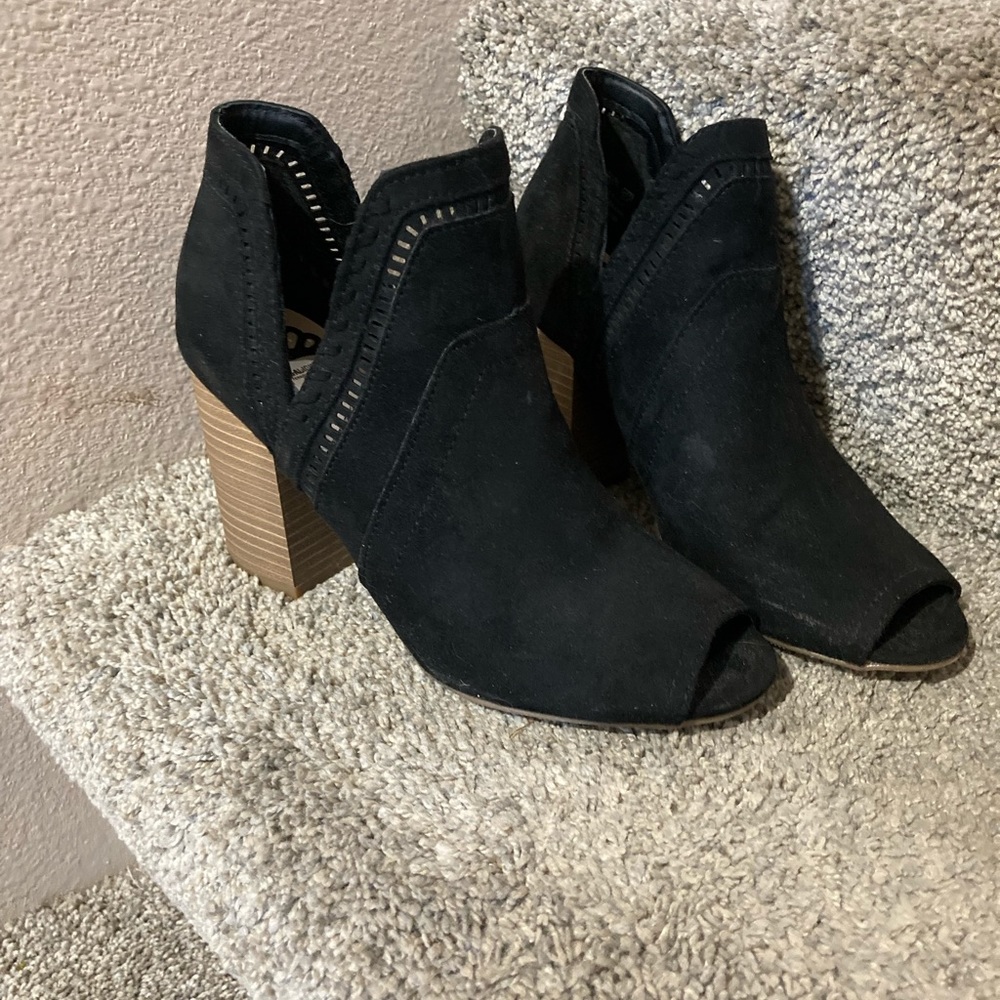 Peep toe heels